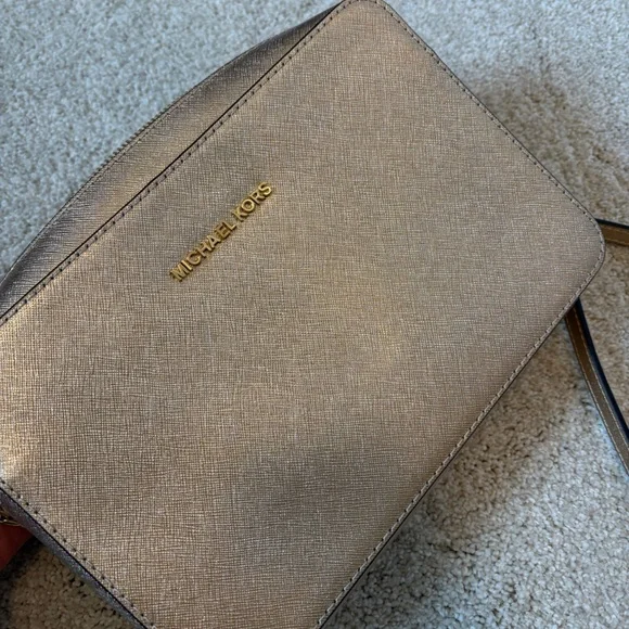 Michael Kors Gold Crossbody Bag with Chain Detail - Picture 2 of 7